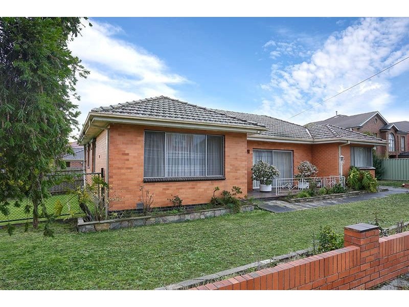 8 Arianne Road, Glen Waverley VIC 3150