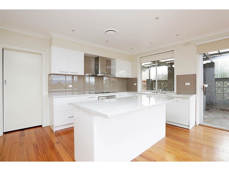 8 Nestan Court, Glen Waverley VIC 3150