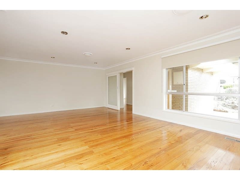 8 Nestan Court, Glen Waverley VIC 3150