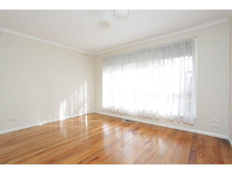 8 Nestan Court, Glen Waverley VIC 3150