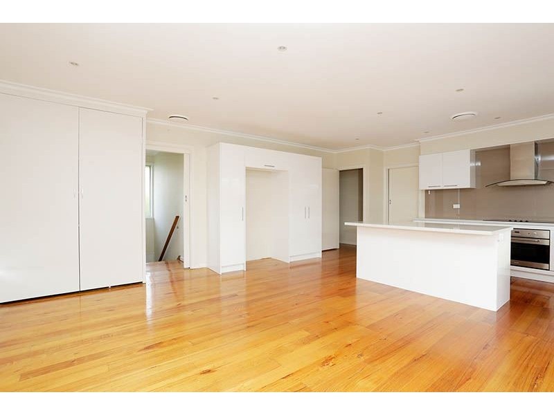 8 Nestan Court, Glen Waverley VIC 3150