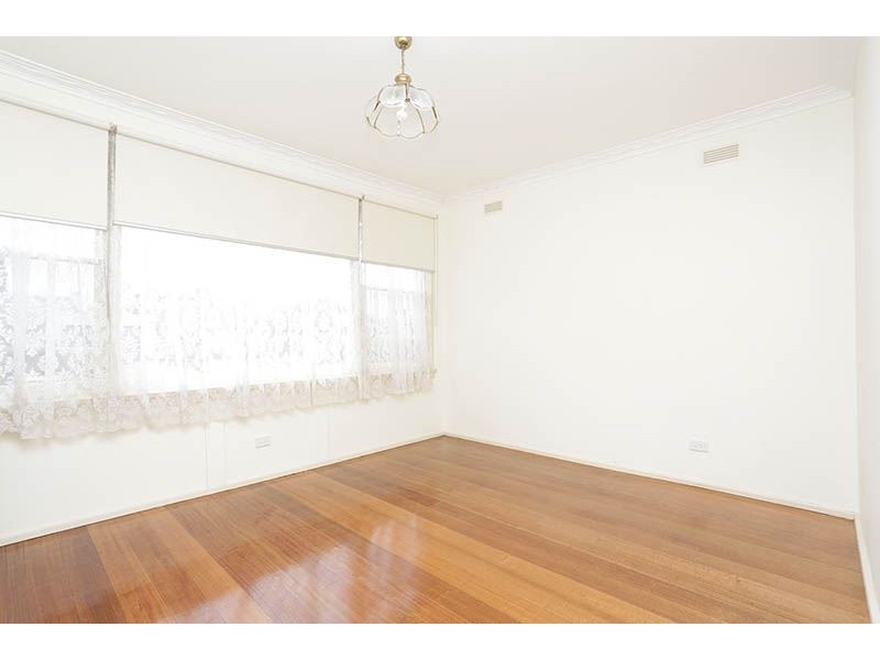 6 Kincumber Drive, Glen Waverley VIC 3150