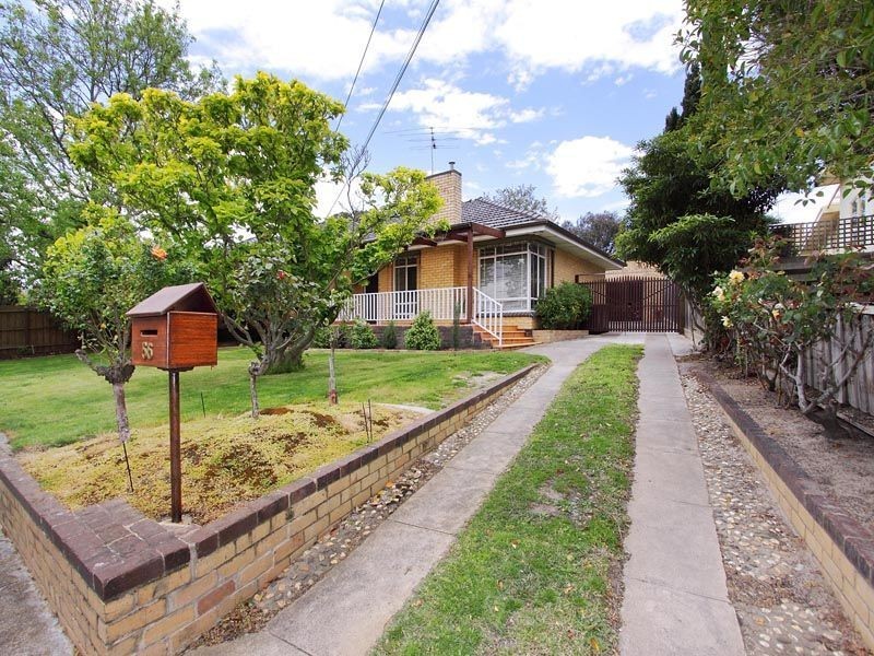 56 The Outlook, Glen Waverley VIC 3150