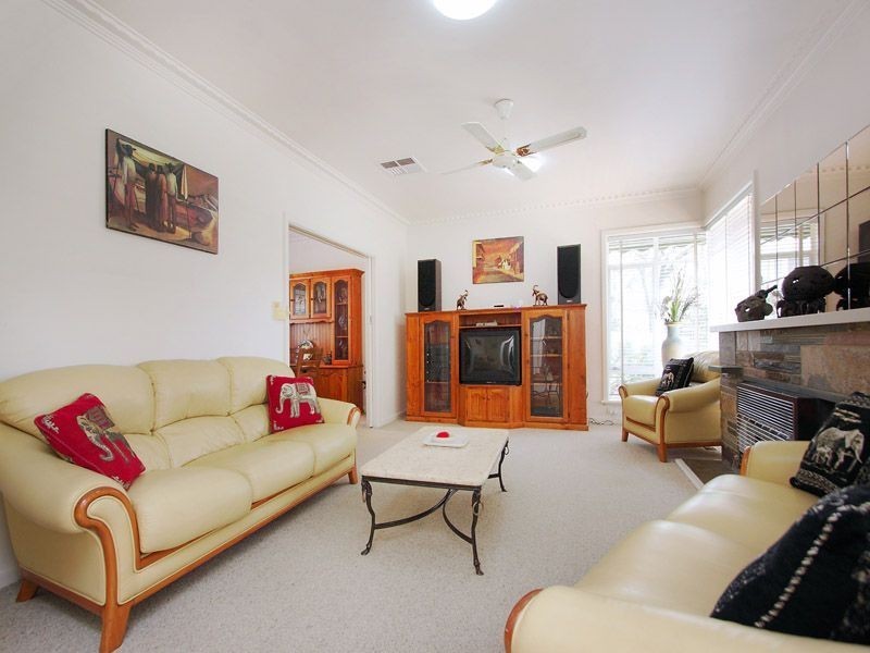 56 The Outlook, Glen Waverley VIC 3150