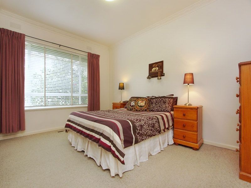 56 The Outlook, Glen Waverley VIC 3150