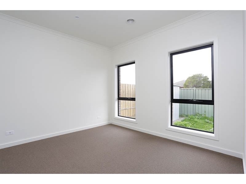 4/2 Flora Road, Clayton VIC 3168