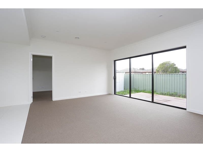 4/2 Flora Road, Clayton VIC 3168