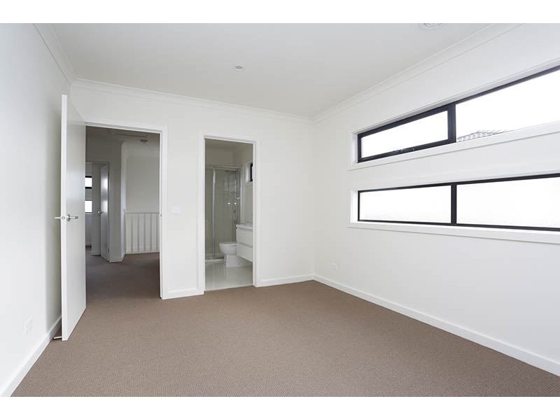 4/2 Flora Road, Clayton VIC 3168