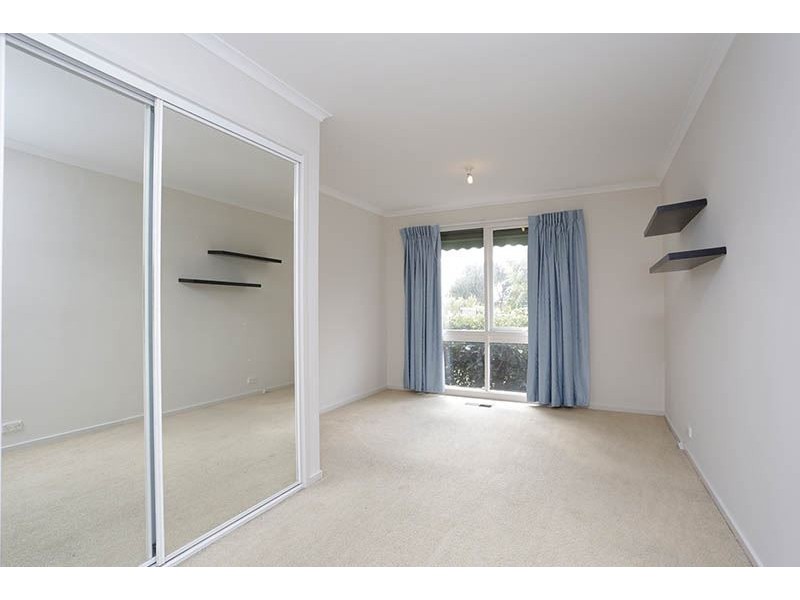 4 Pineview Close, Wheelers Hill VIC 3150