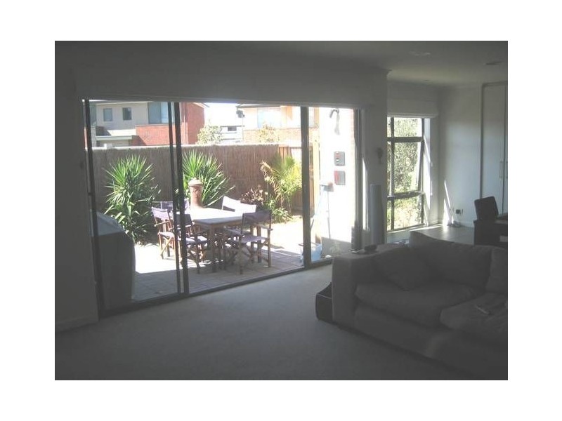 10 Liverpool Street, Mulgrave VIC 3170