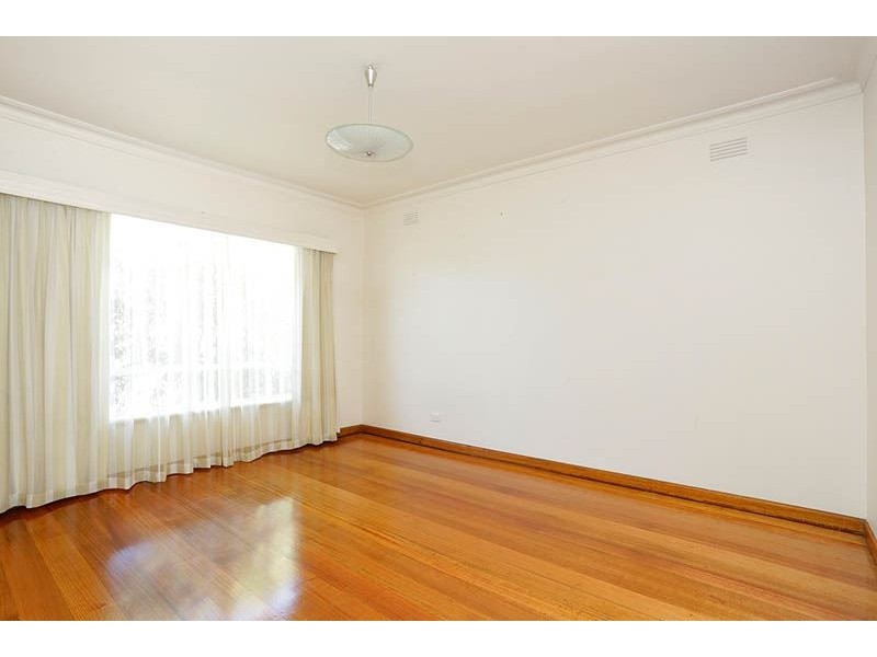 27 Montana Avenue, Mulgrave VIC 3170
