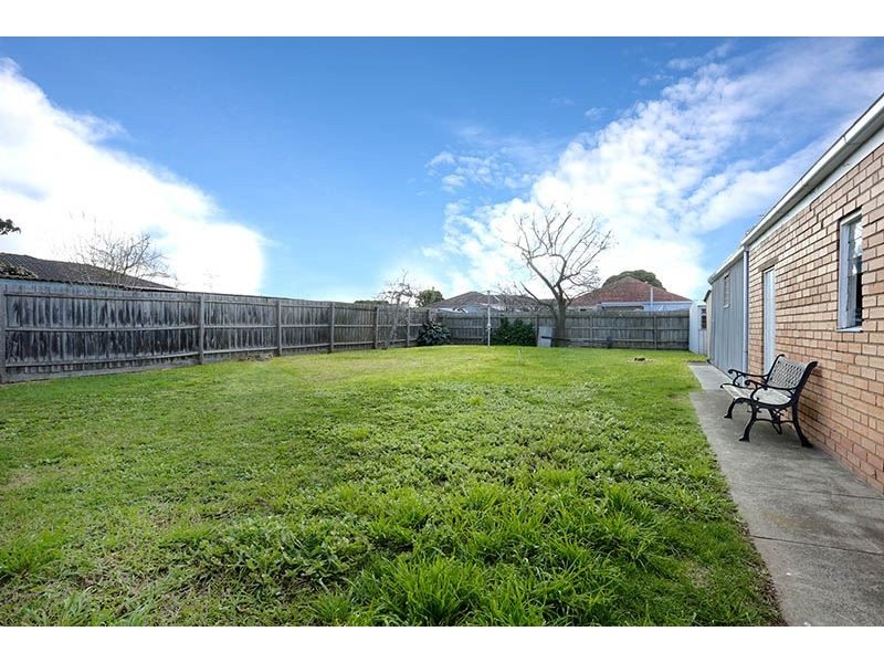 27 Montana Avenue, Mulgrave VIC 3170