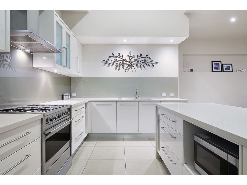 2 Bimbadeen Court, Wheelers Hill VIC 3150