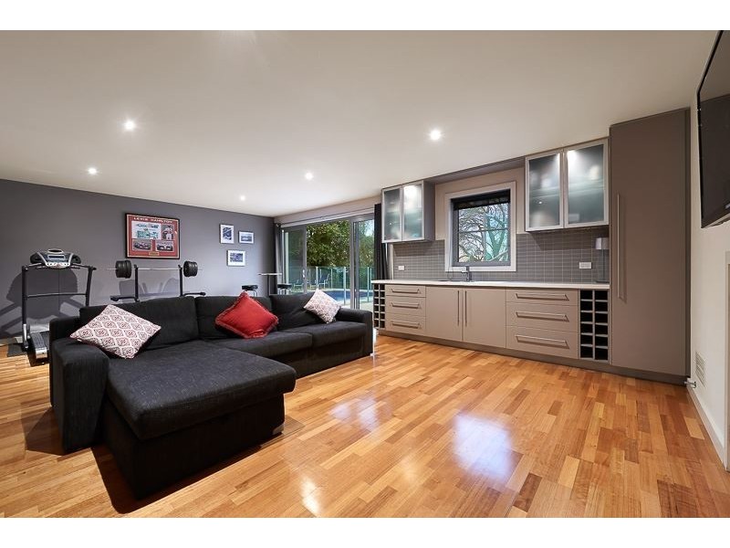 2 Bimbadeen Court, Wheelers Hill VIC 3150