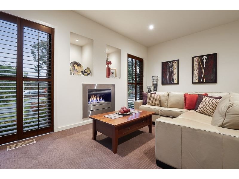 2 Bimbadeen Court, Wheelers Hill VIC 3150