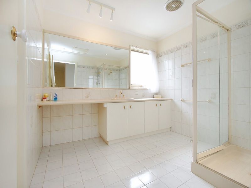 5 Bella Court, Wheelers Hill VIC 3150