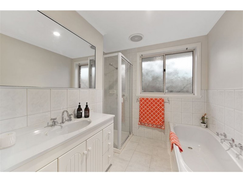 1/4 Brookland Court, Mulgrave VIC 3170