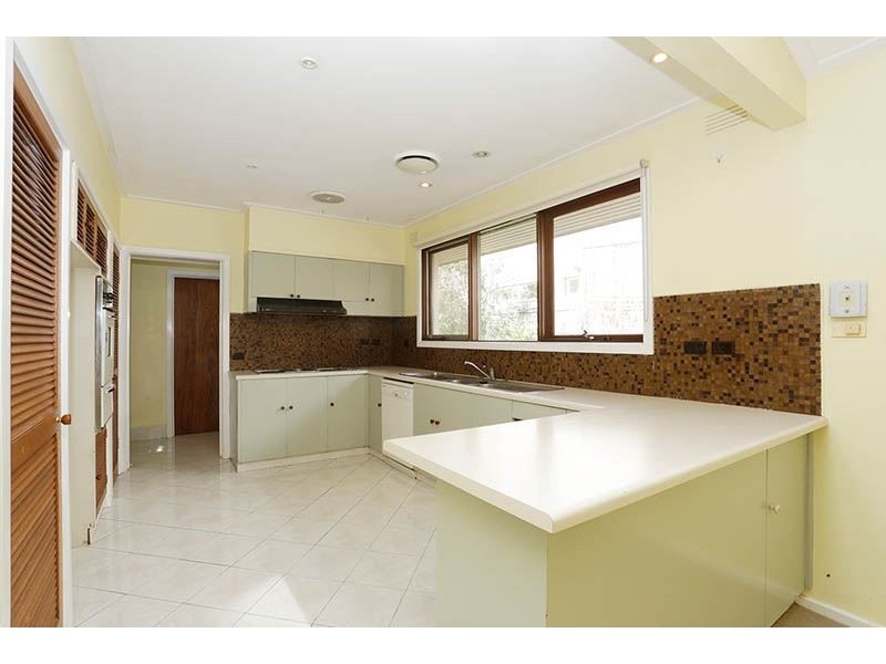 238 Gallaghers Road, Glen Waverley VIC 3150