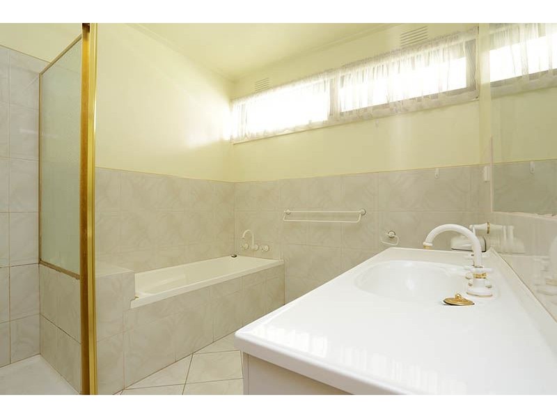 238 Gallaghers Road, Glen Waverley VIC 3150