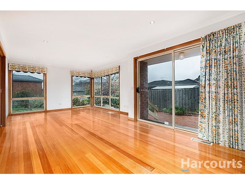 31 Jordan Grove, Glen Waverley VIC 3150