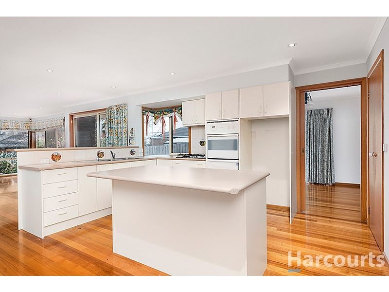 31 Jordan Grove, Glen Waverley VIC 3150