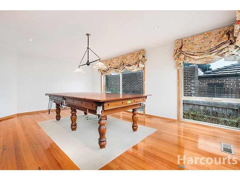 31 Jordan Grove, Glen Waverley VIC 3150