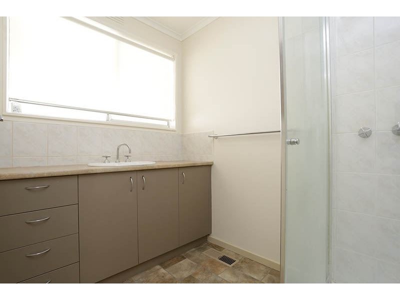 12 Large Street, Springvale VIC 3171
