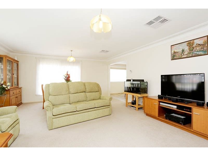 12 Large Street, Springvale VIC 3171