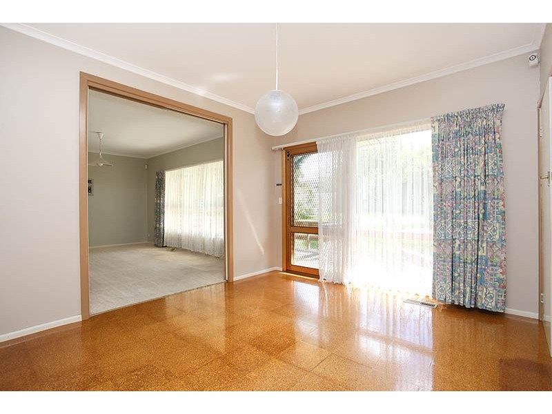 27 Lincoln Avenue, Glen Waverley VIC 3150
