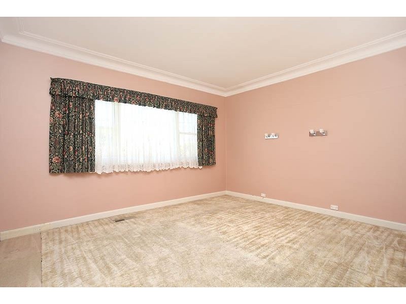 27 Lincoln Avenue, Glen Waverley VIC 3150