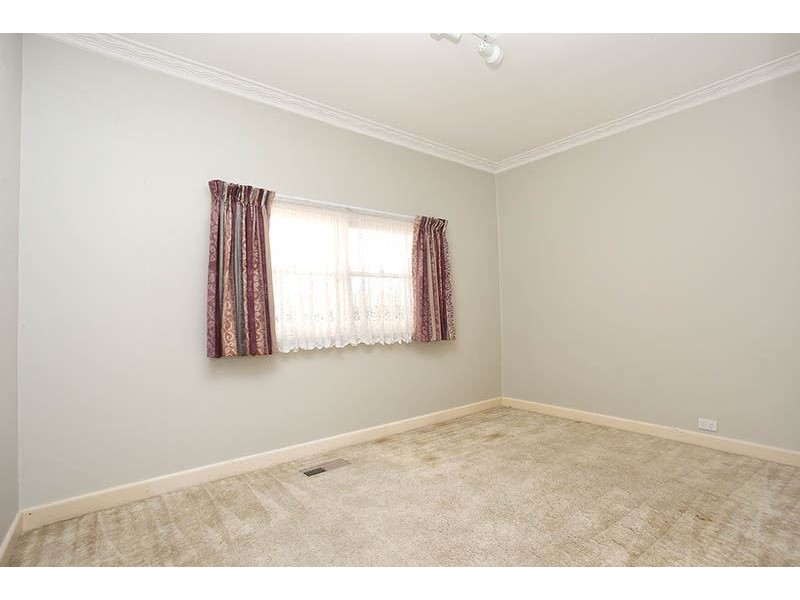 27 Lincoln Avenue, Glen Waverley VIC 3150