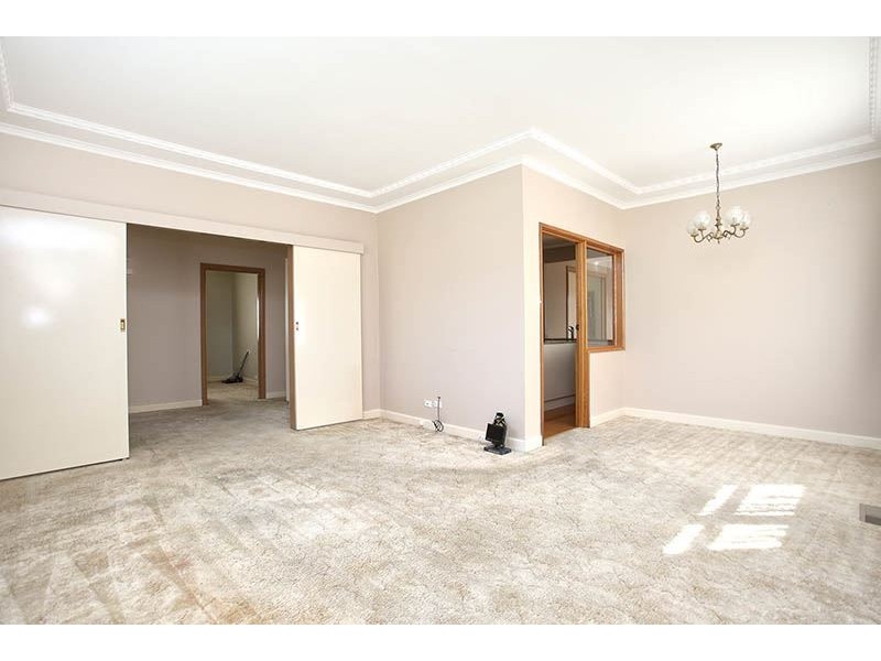 27 Lincoln Avenue, Glen Waverley VIC 3150