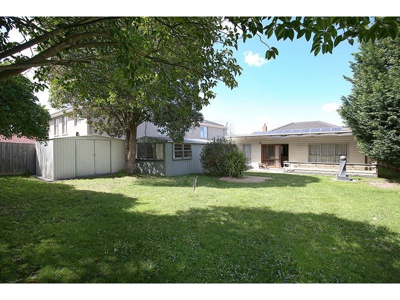 27 Lincoln Avenue, Glen Waverley VIC 3150