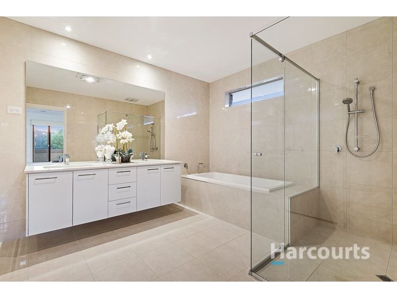 4 Arianne Road, Glen Waverley VIC 3150