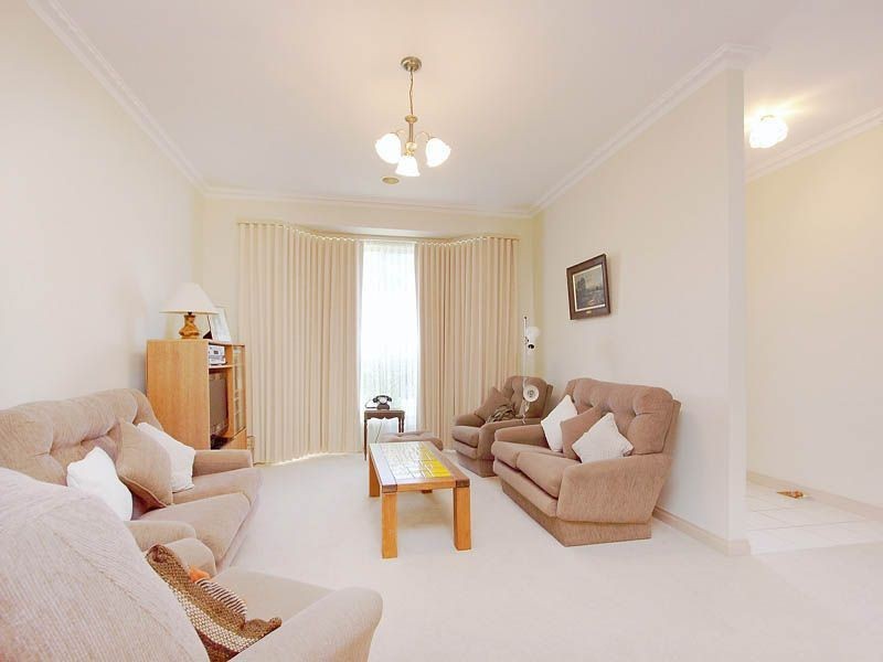 1/4 Clematis Street, Glen Waverley VIC 3150