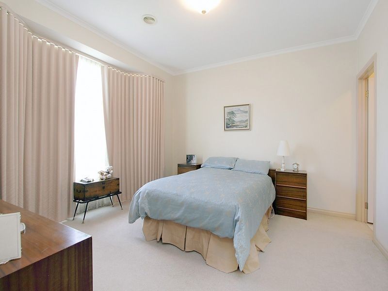 1/4 Clematis Street, Glen Waverley VIC 3150