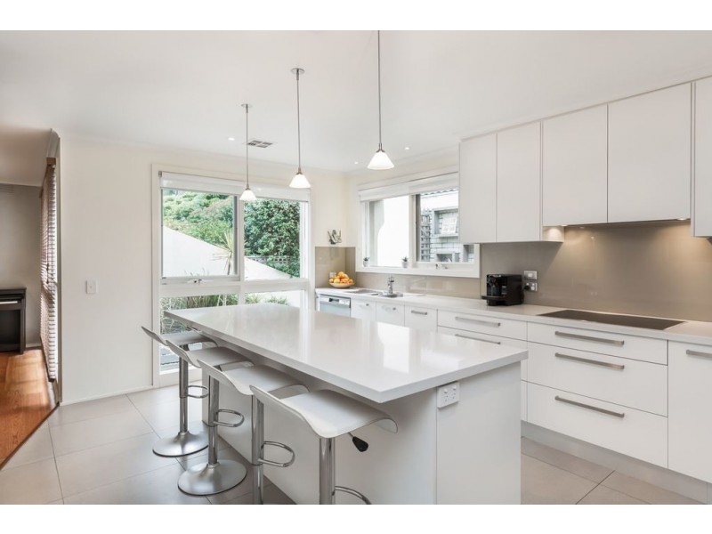 905 High Street Road, Glen Waverley VIC 3150