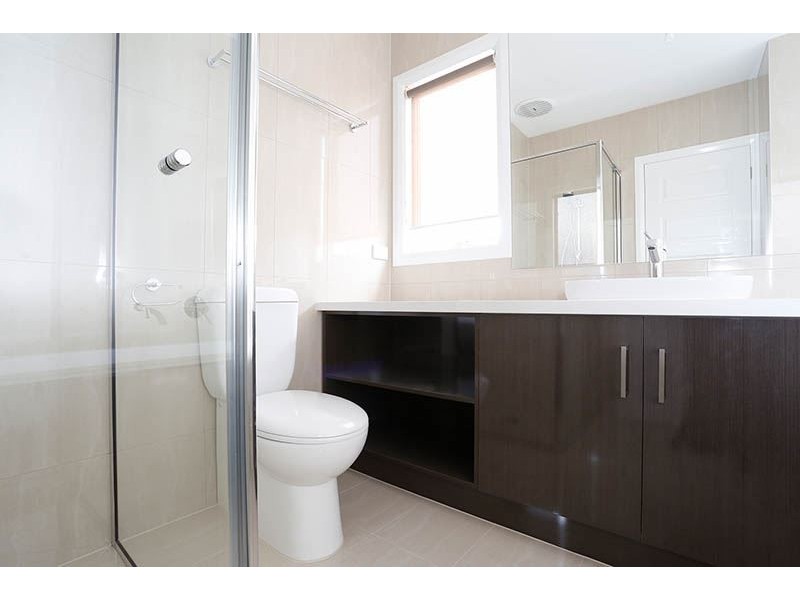 2/165 Waverley Road, Chadstone VIC 3148