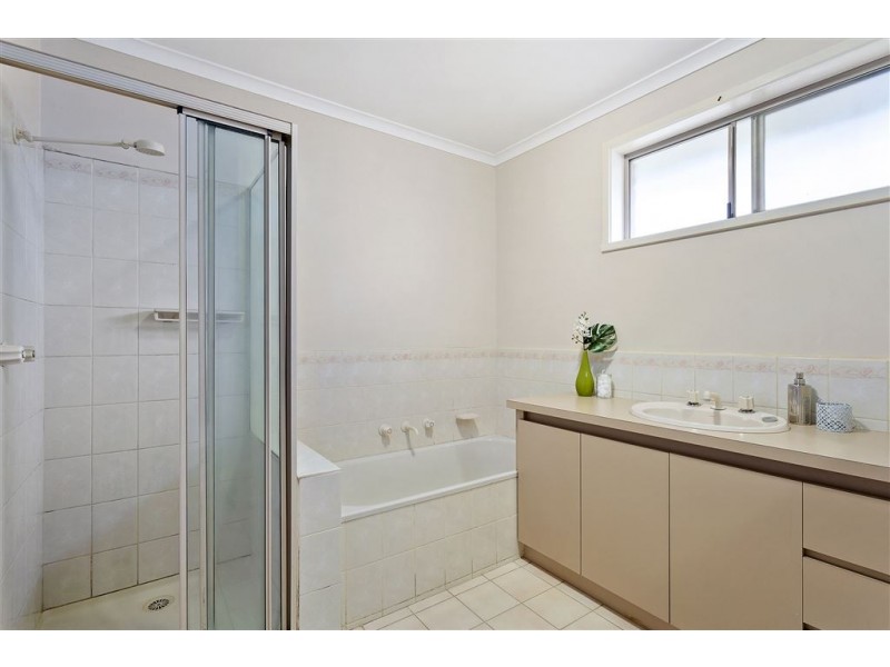 1/13 Meadow Crescent, Mount Waverley VIC 3149