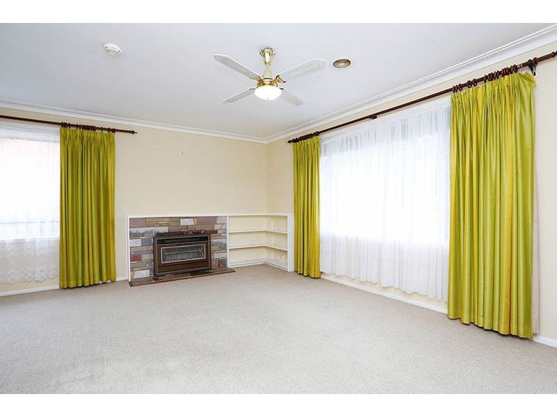 136 Watsons Road, Glen Waverley VIC 3150