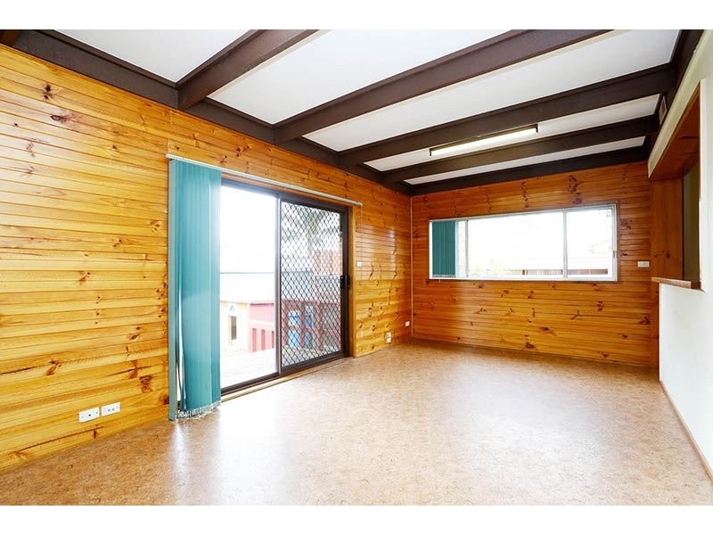 136 Watsons Road, Glen Waverley VIC 3150