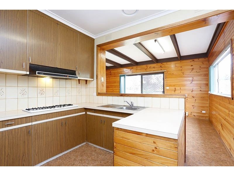 136 Watsons Road, Glen Waverley VIC 3150