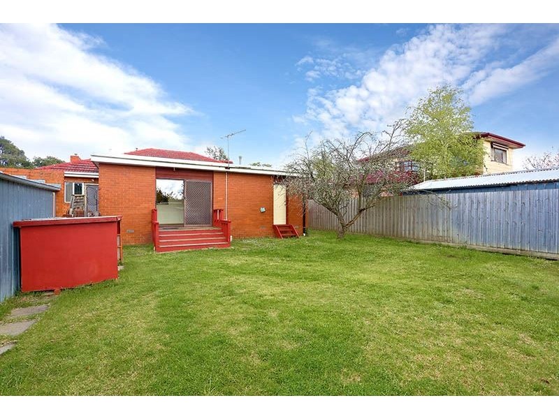 136 Watsons Road, Glen Waverley VIC 3150