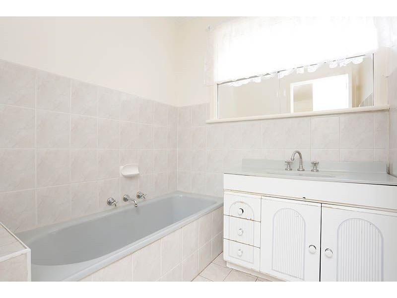 21 Delmore Crescent, Glen Waverley VIC 3150