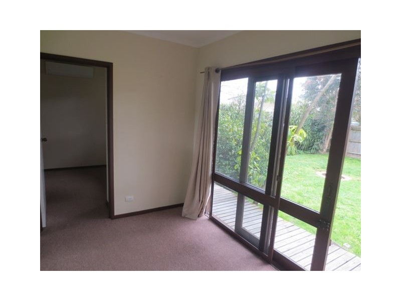 19B Longbourne Avenue, Notting Hill VIC 3168