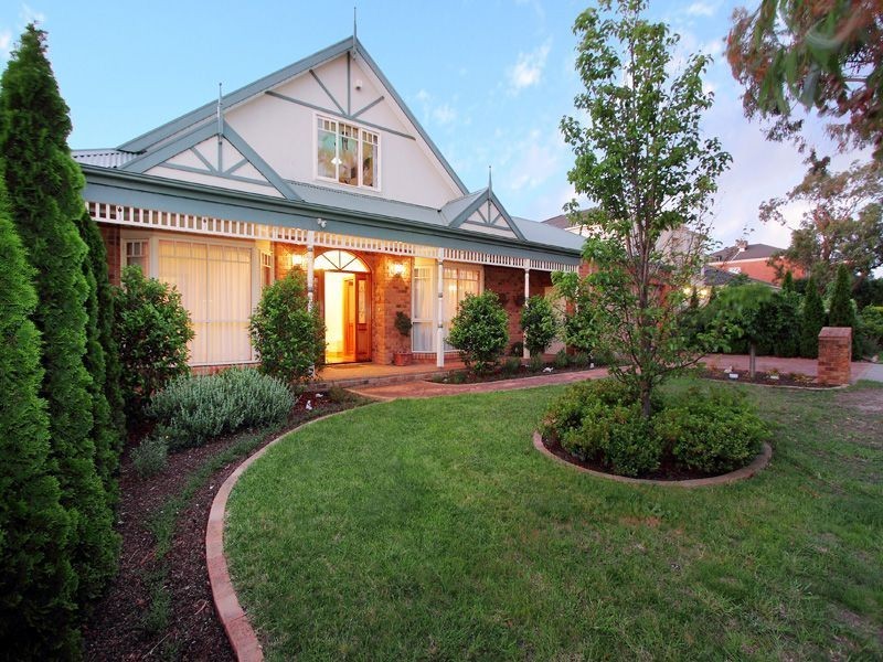 21 Chesterville Road, Glen Waverley VIC 3150