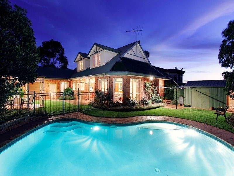 21 Chesterville Road, Glen Waverley VIC 3150