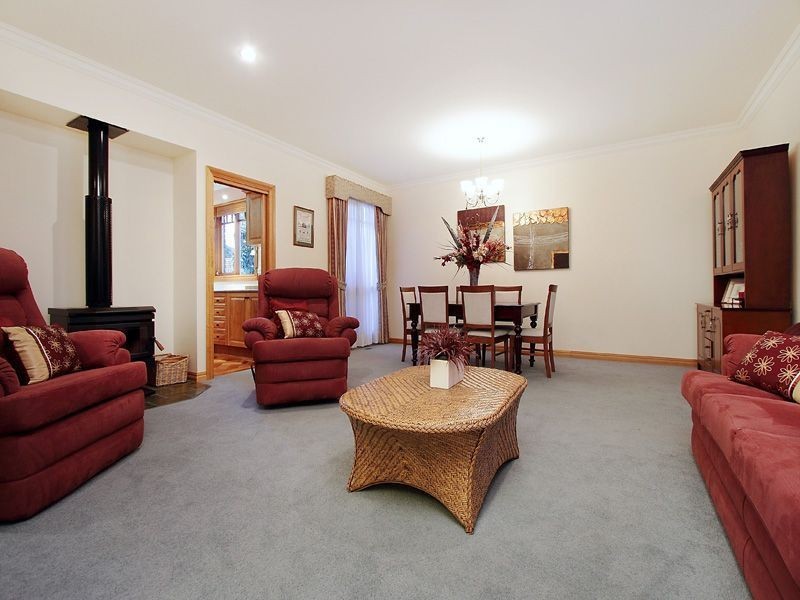 21 Chesterville Road, Glen Waverley VIC 3150