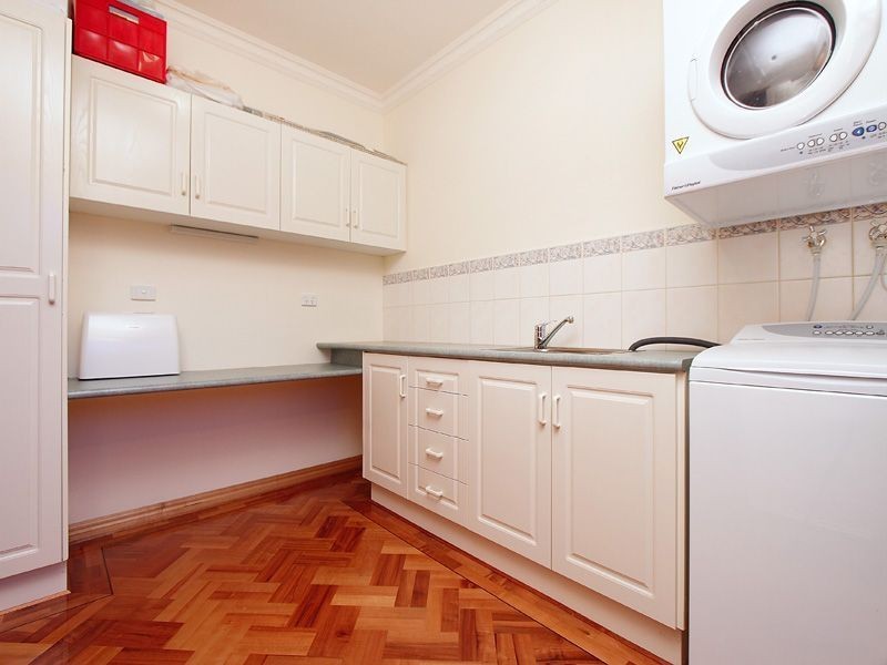 21 Chesterville Road, Glen Waverley VIC 3150