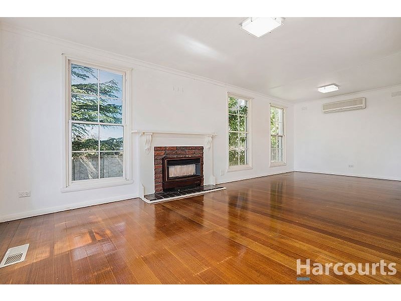 131 Lawrence Road, Mount Waverley VIC 3149